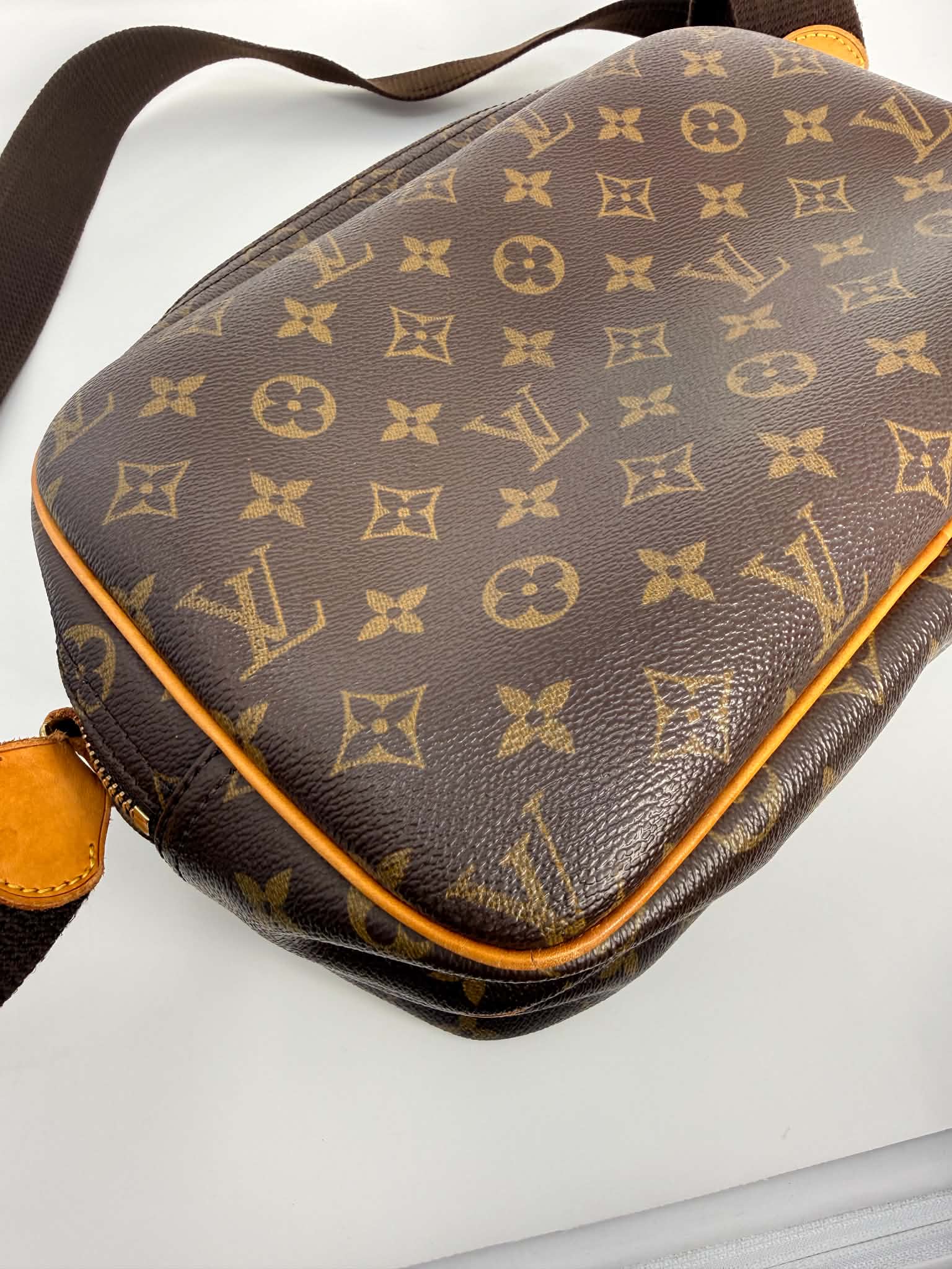 Louis Vuitton Reporter MM in Monogram