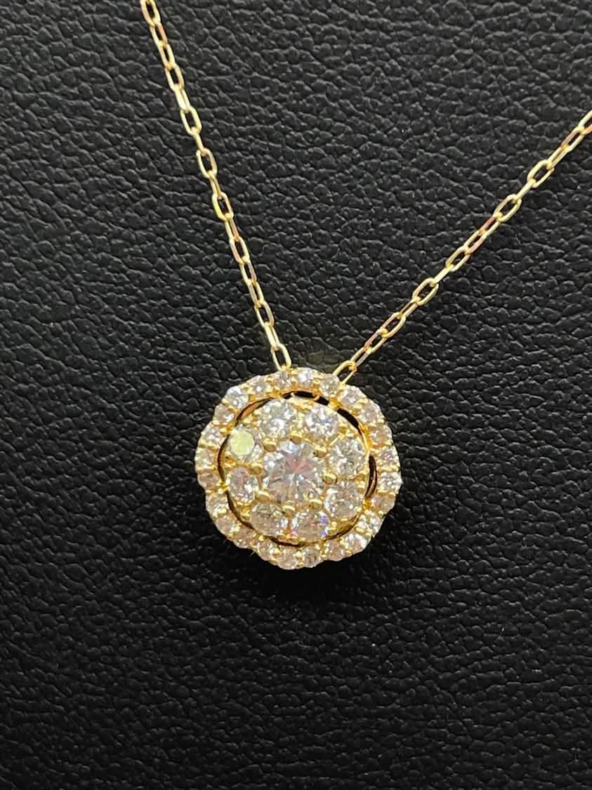 Diamond Pendant in 18K Yellow Gold with Chain