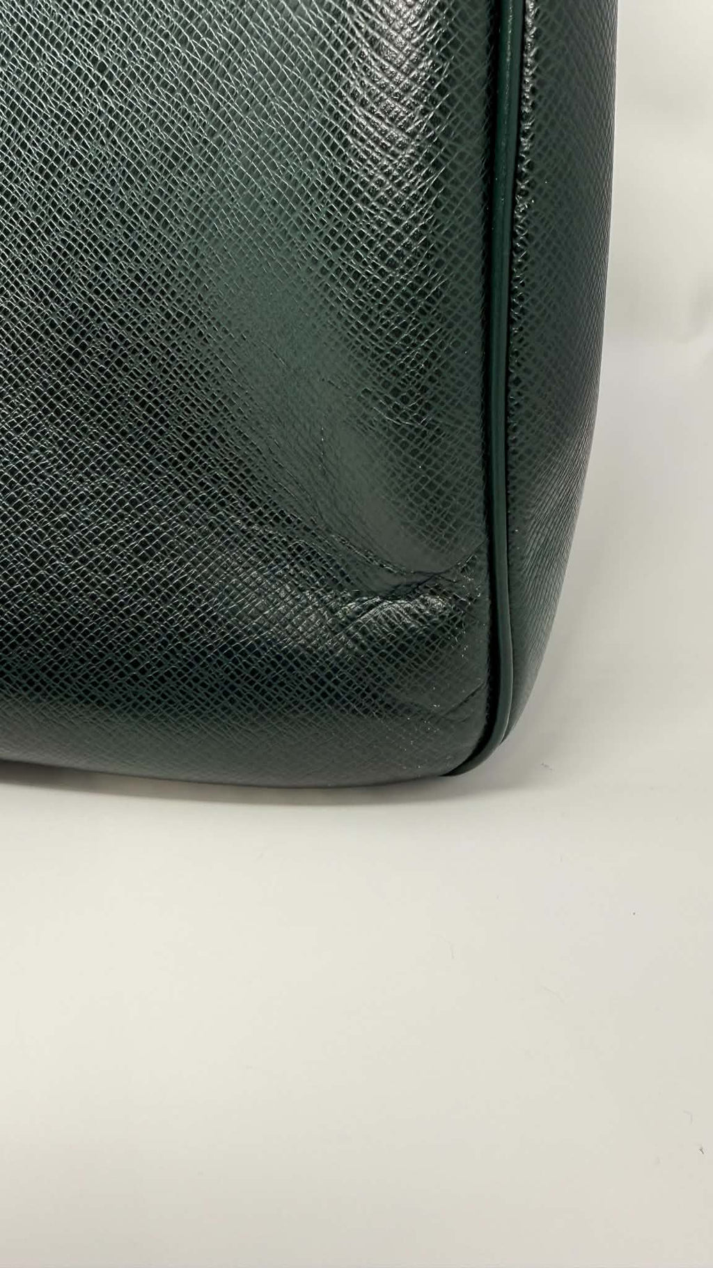 Louis Vuitton Vintage Kendall Taiga Leather Travel Bag