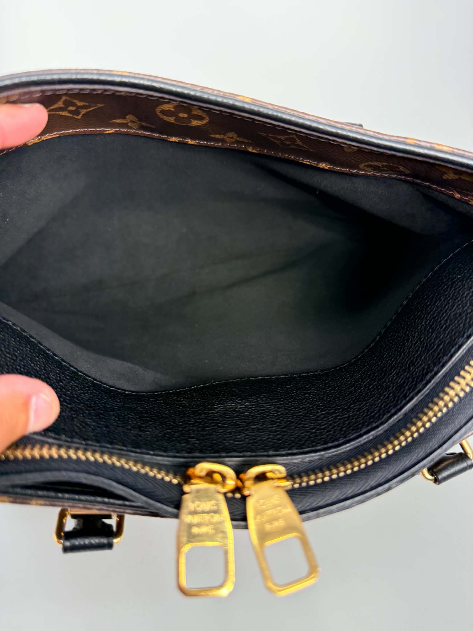 Louis Vuitton Pallas Noir MM