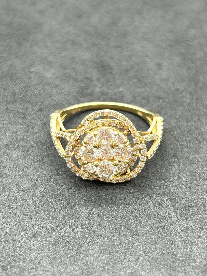 Cluster Diamond Ring in 18K Yellow Gold