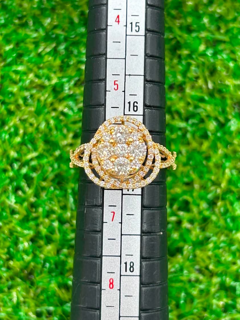 Cluster Diamond Ring in 18K Yellow Gold