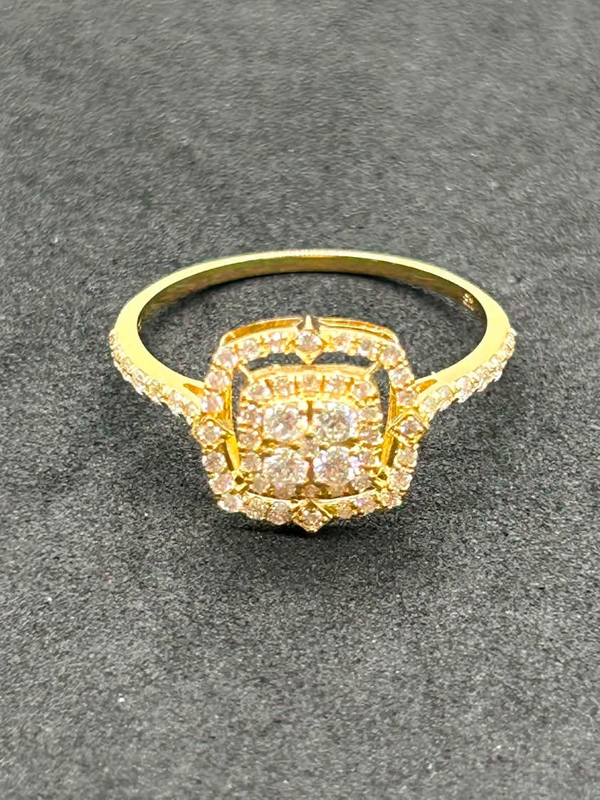 Square Cluster Diamond 18K Yellow Gold Ring