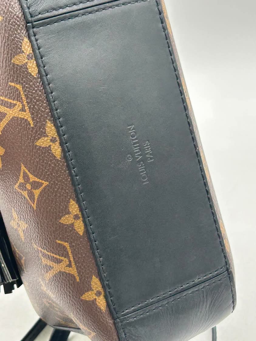 Louis Vuitton Monogram Saintonge Black
