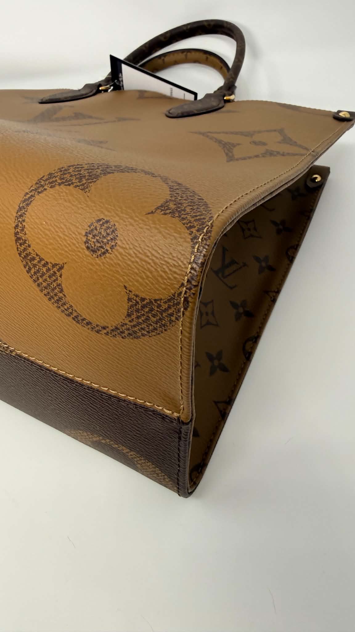 Louis Vuitton On The Go MM Reverse Monogram