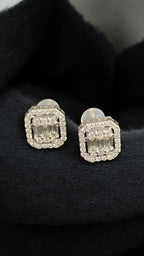 Diamond and Halo in 18K White Gold