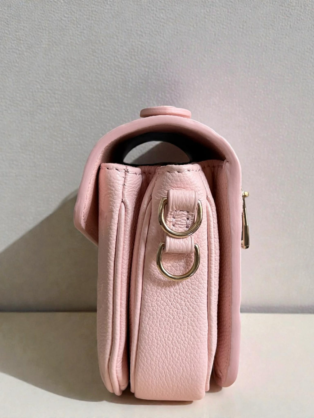 Louis Vuitton Pochette Metis East West Empriente Leather
