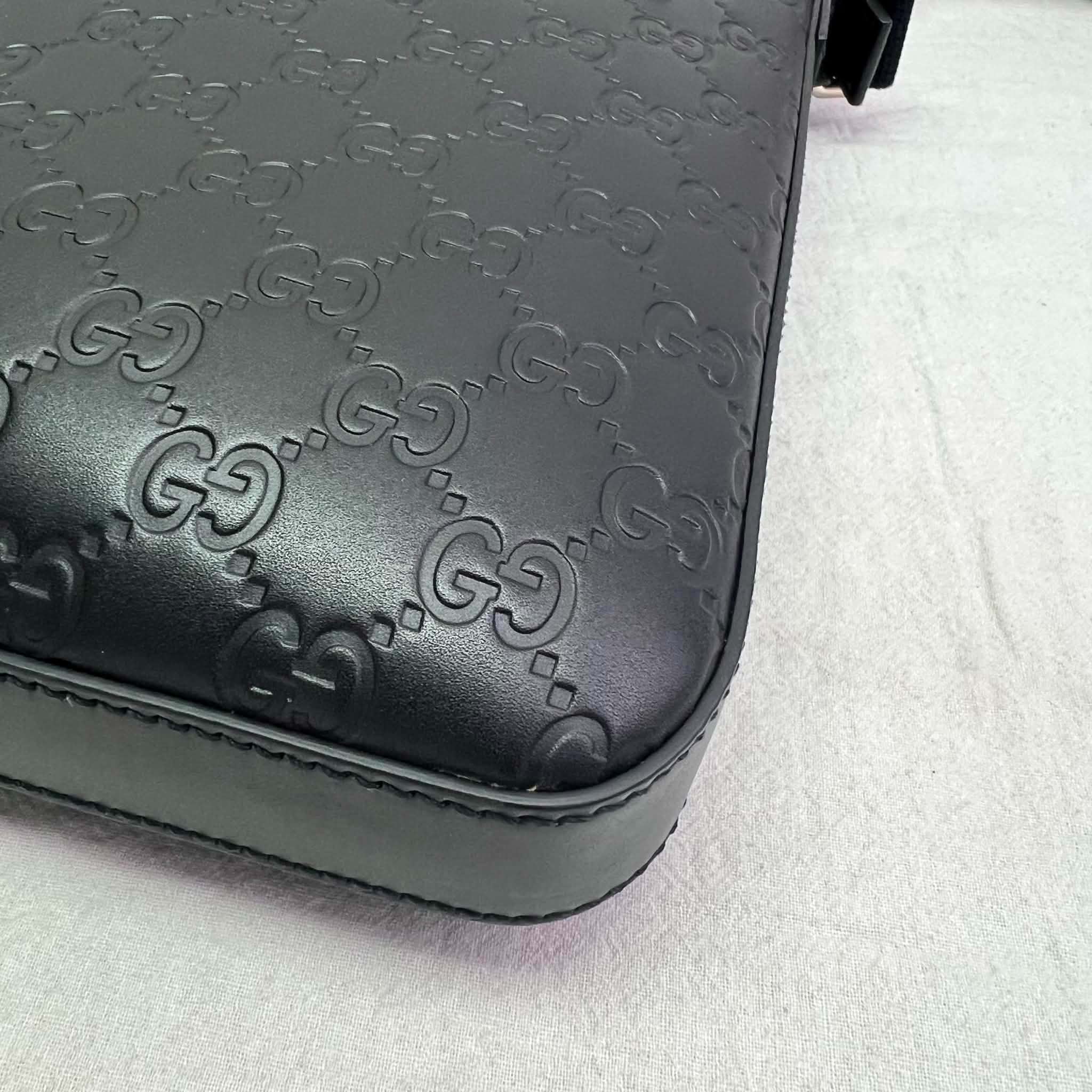Gucci Guccissima Signature Medium Flat Messenger Bag Black