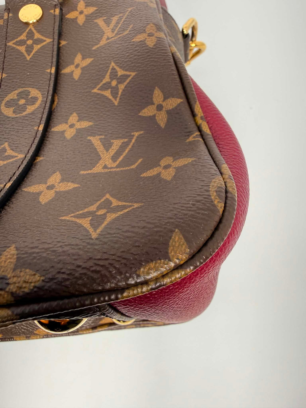 Louis Vuitton Monogram Manhattan NM Raisin