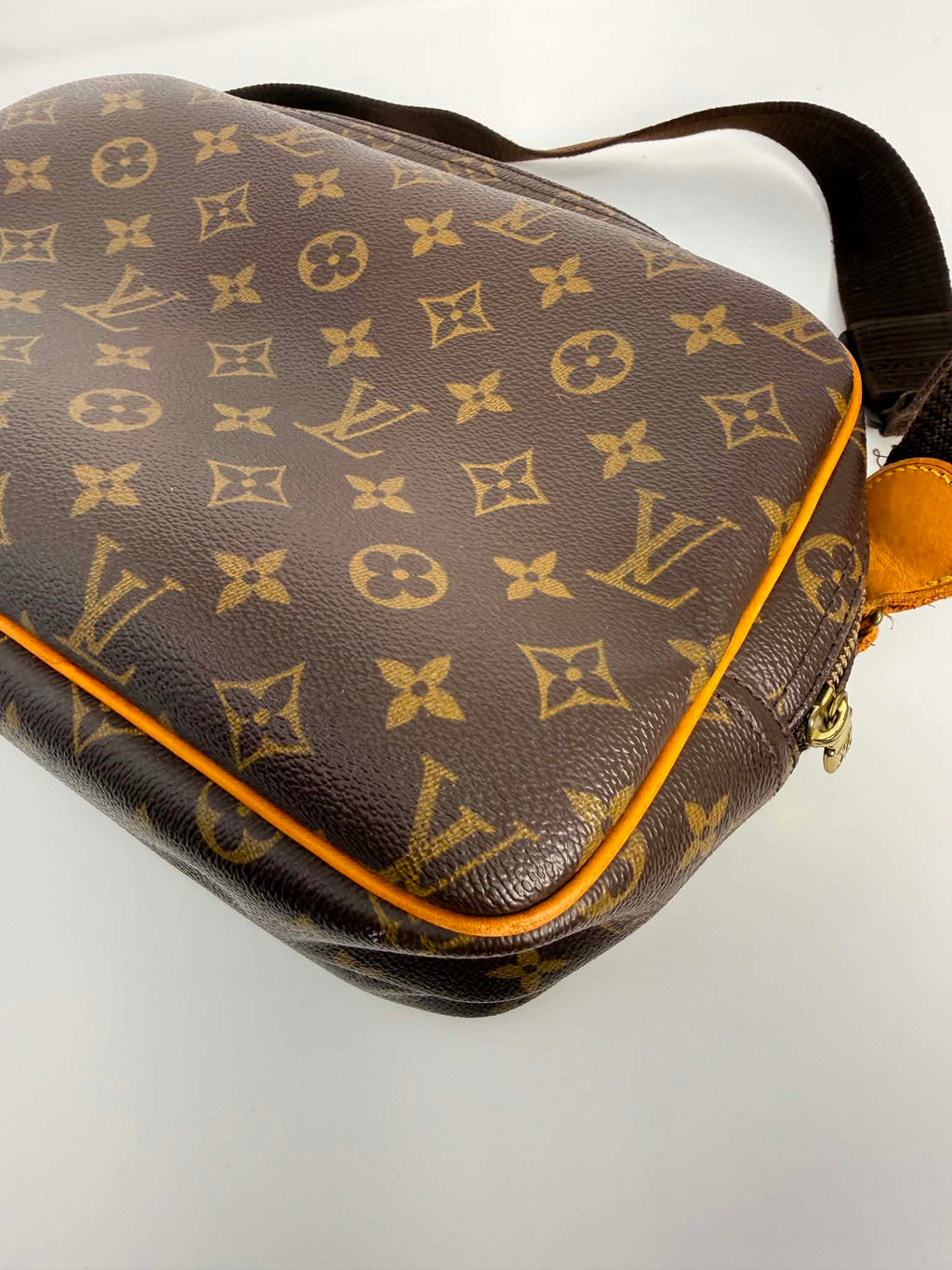 Louis Vuitton Reporter MM in Monogram