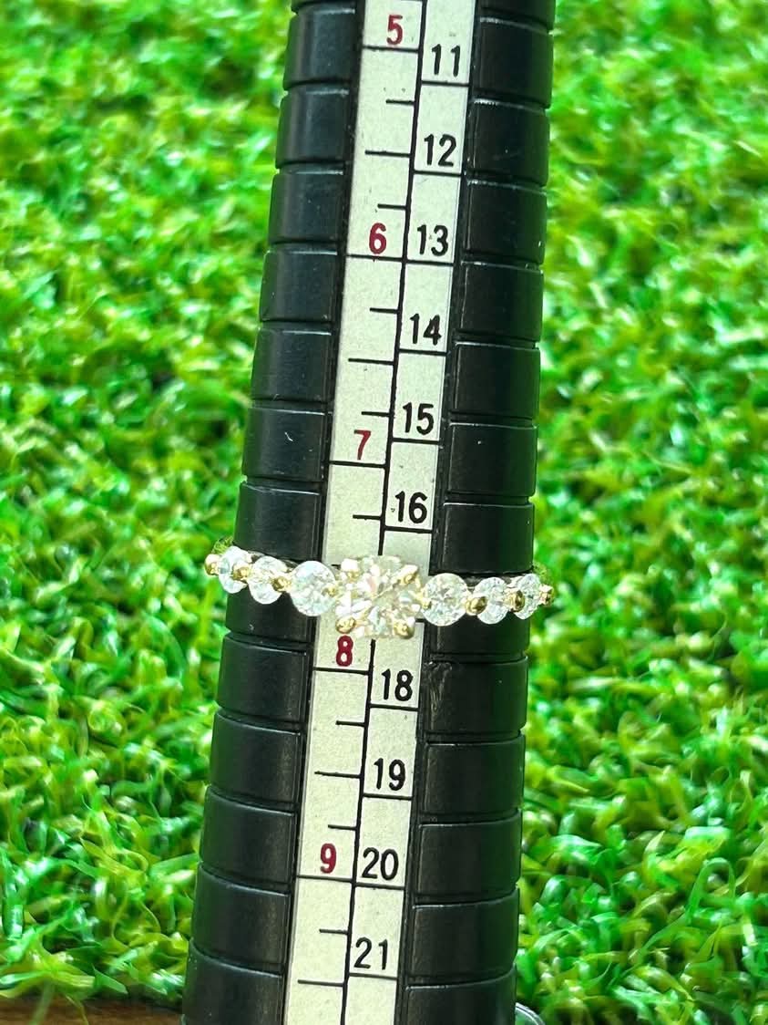 Diamond and 18K Yellow Gold Ring