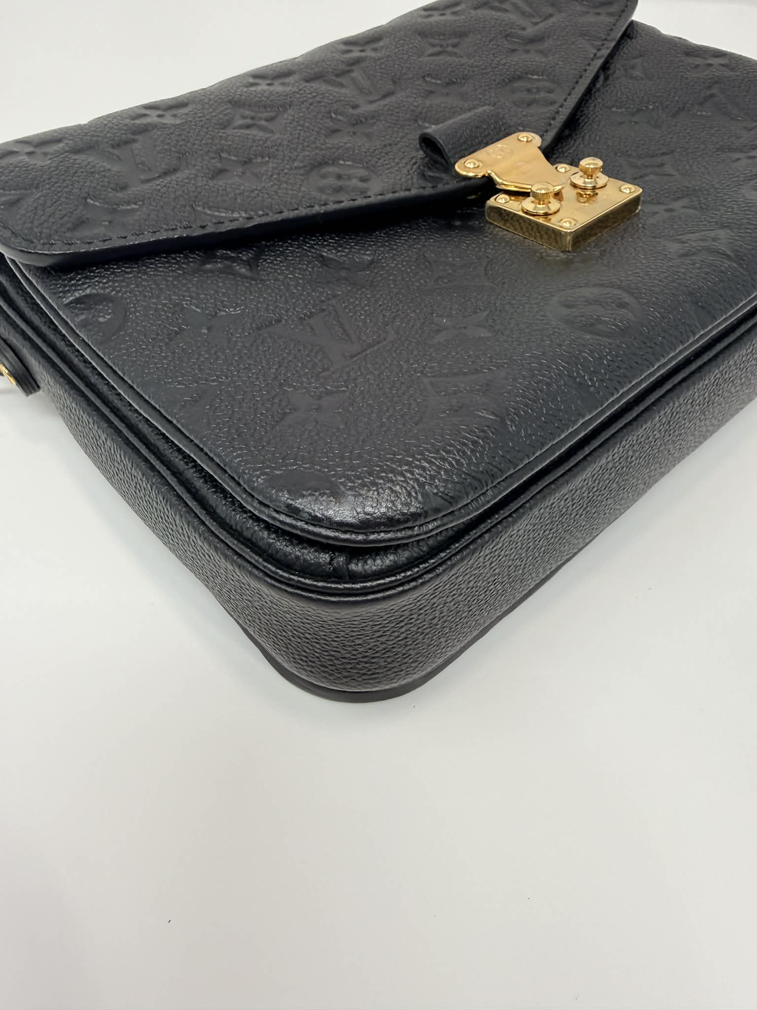 Louis Vuitton Metis Pochette Black Empriente Leather