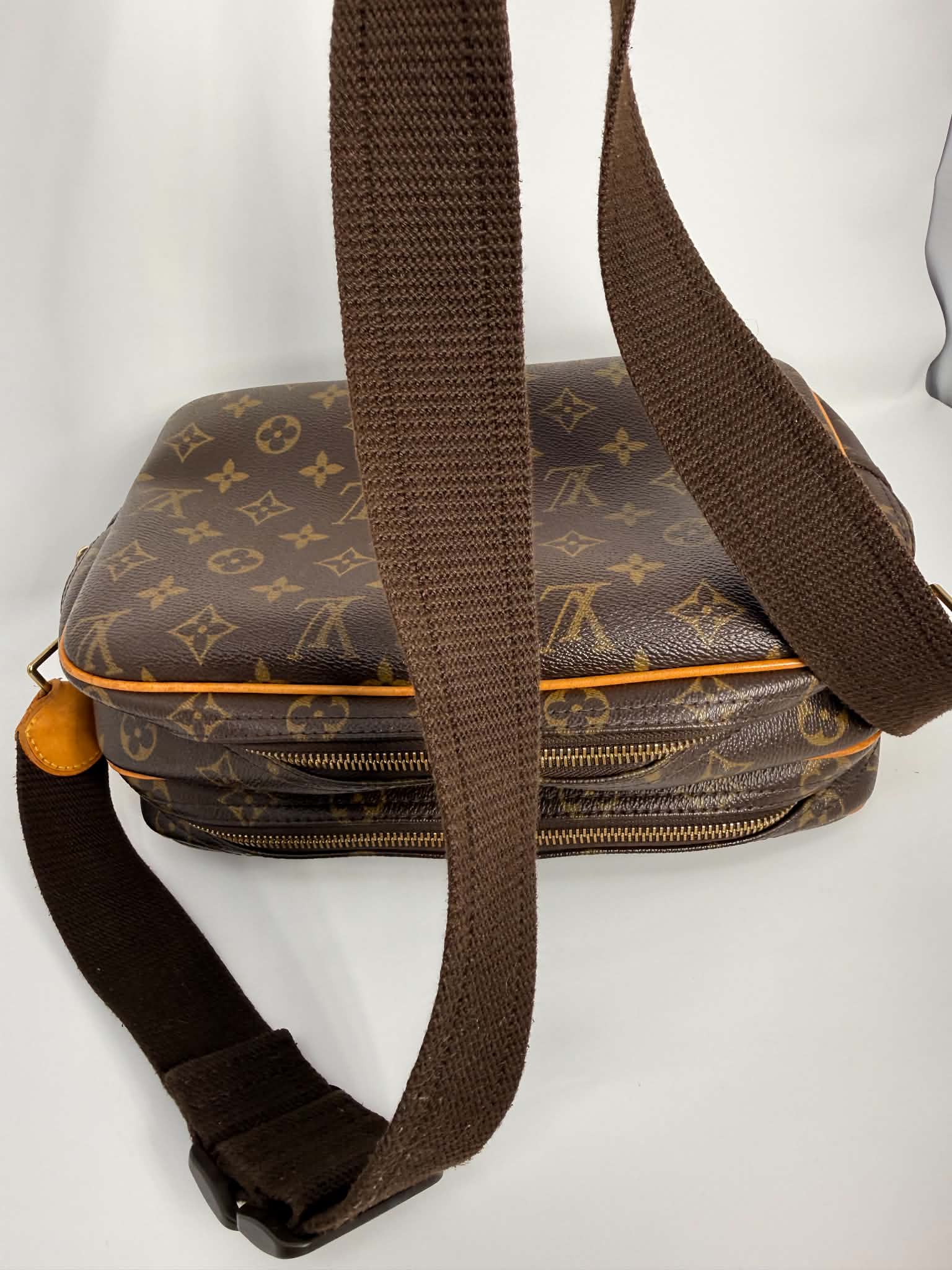 Louis Vuitton Reporter MM in Monogram