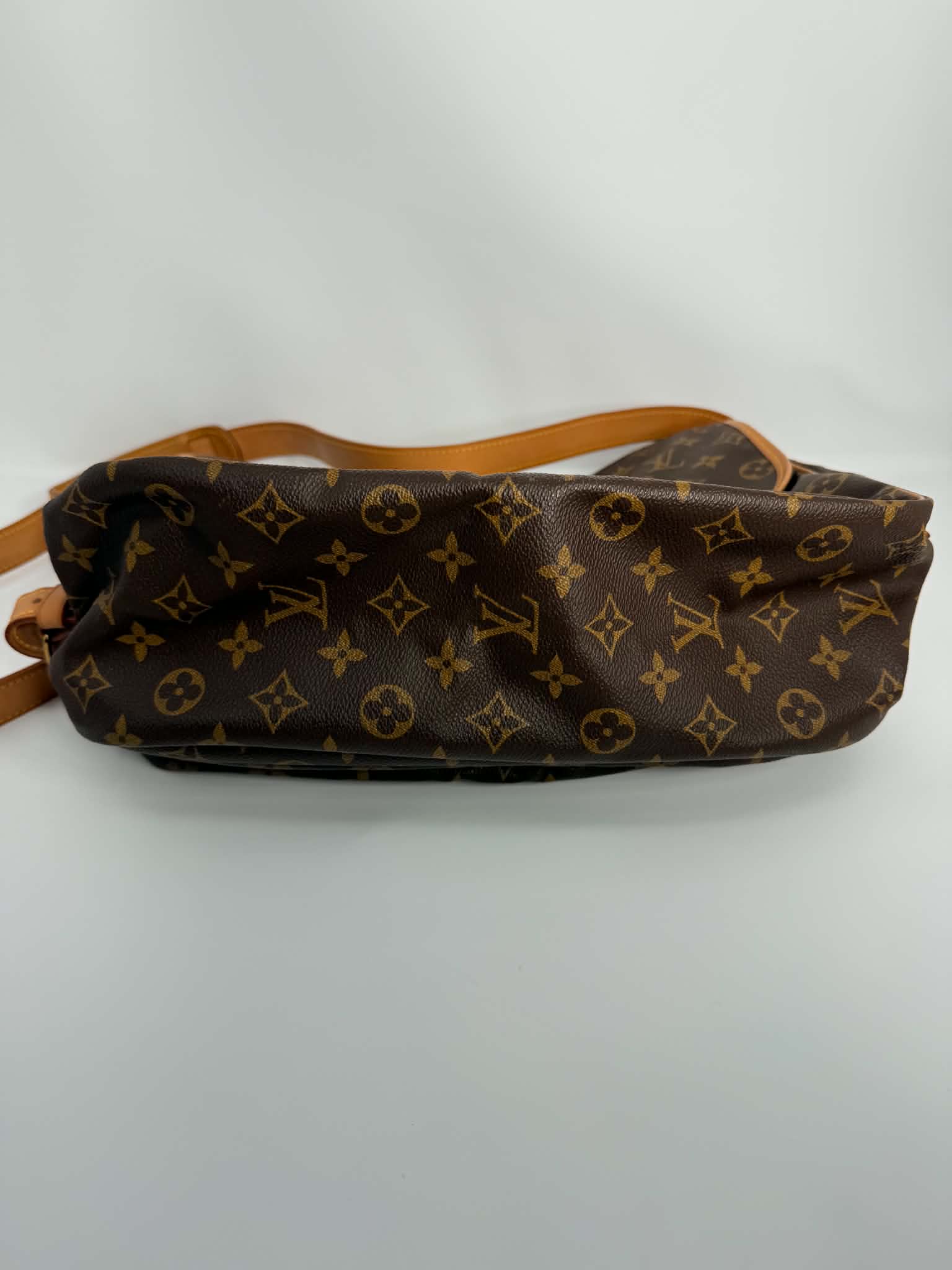 Louis Vuitton Saumar 30 in Monogram