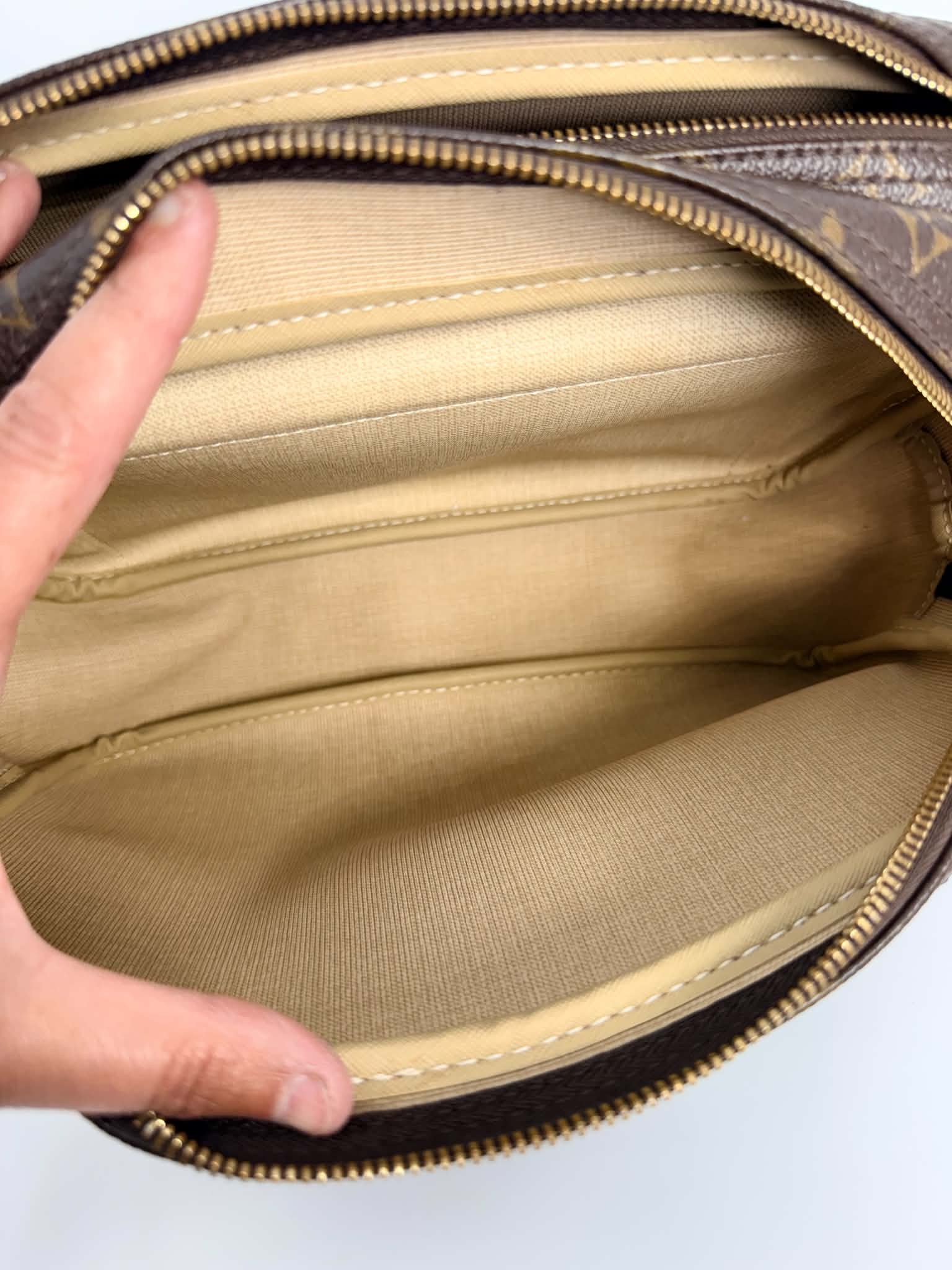 Louis Vuitton Reporter MM in Monogram