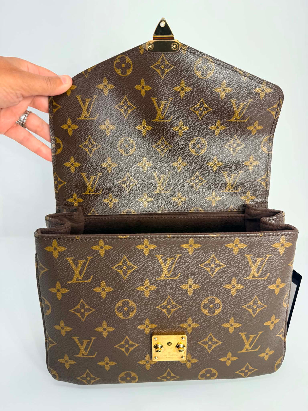 Louis Vuitton Monogram Pochette Metis
