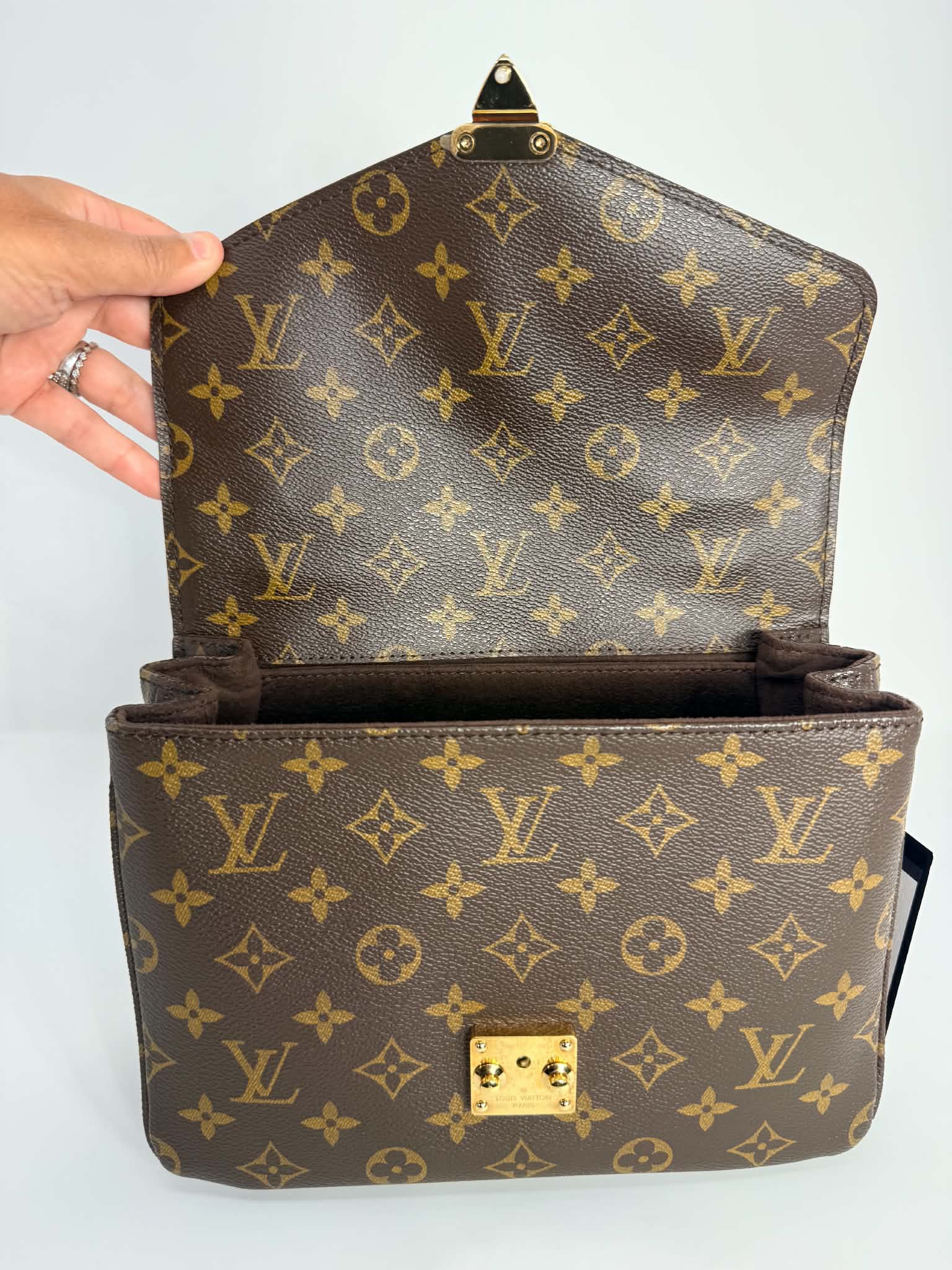 Louis Vuitton Monogram Pochette Metis