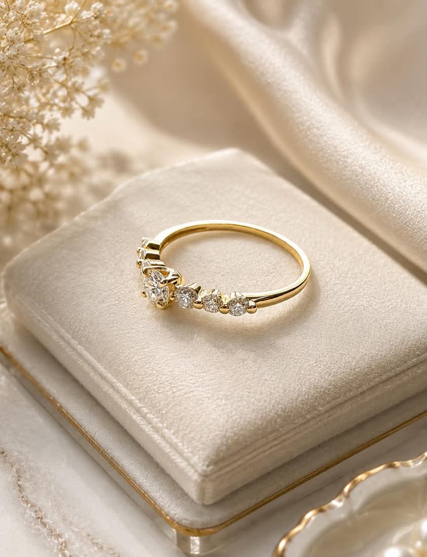 Diamond and 18K Yellow Gold Ring