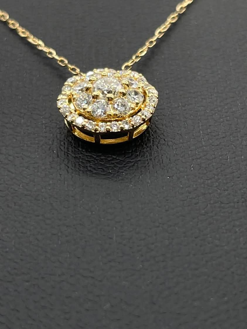 Diamond Pendant in 18K Yellow Gold with Chain