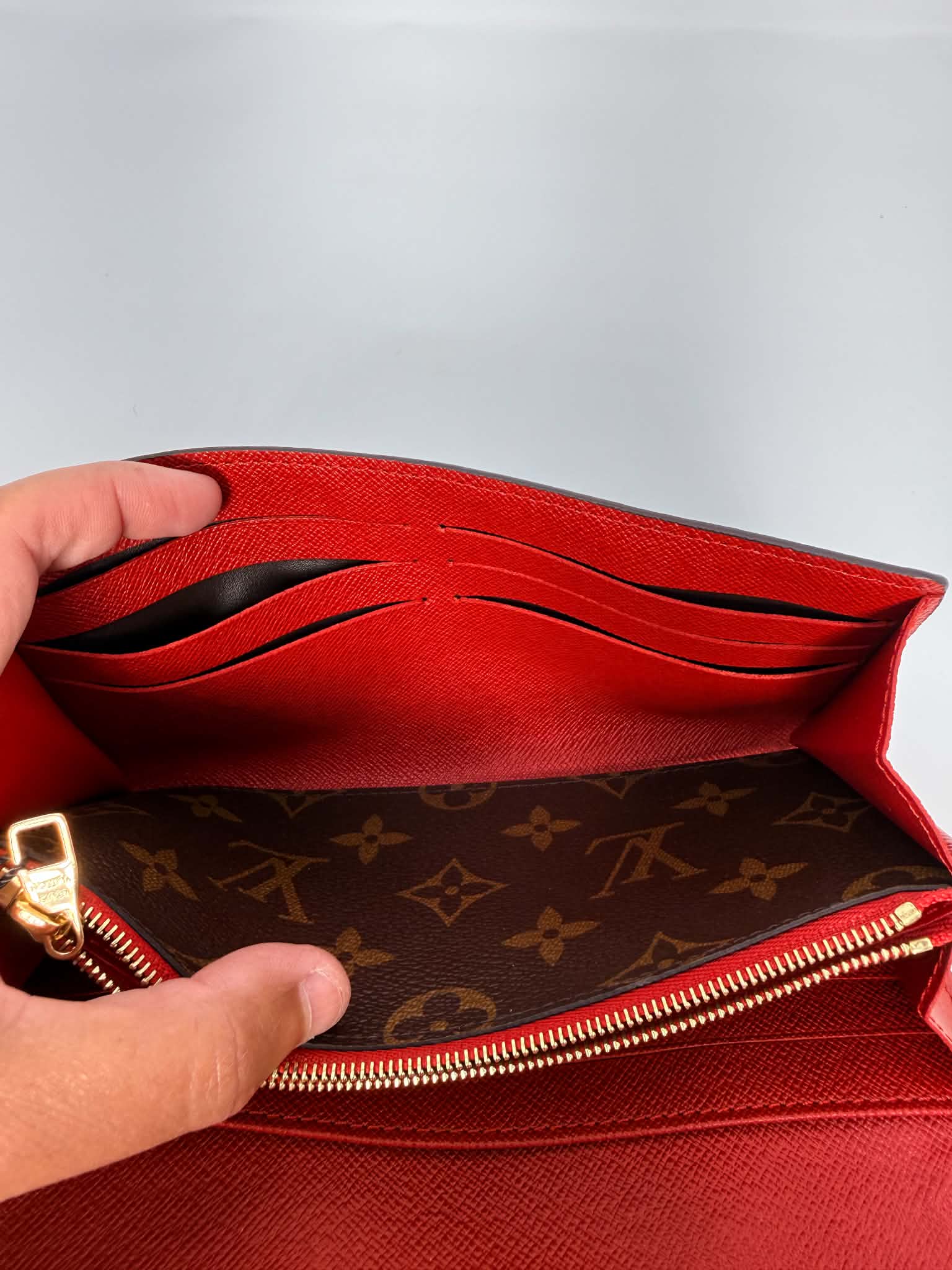 Louis Vuitton Monogram Sarah Retiro Wallet Cherry