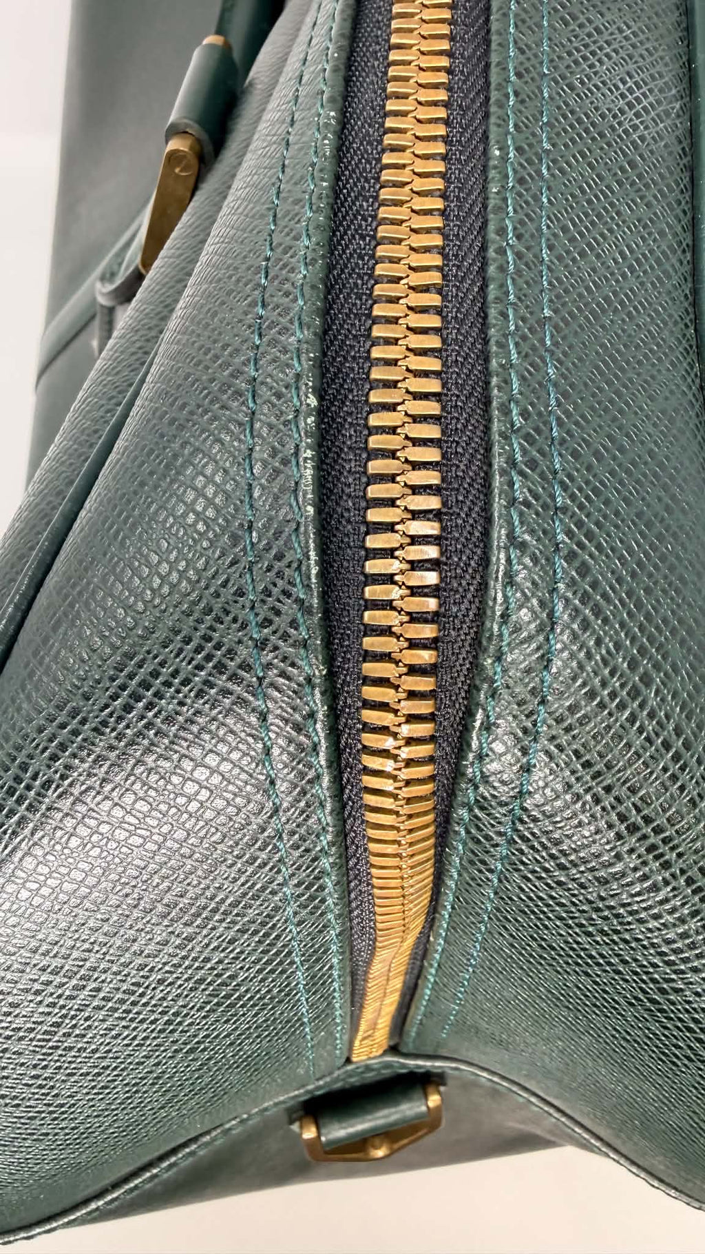 Louis Vuitton Vintage Kendall Taiga Leather Travel Bag
