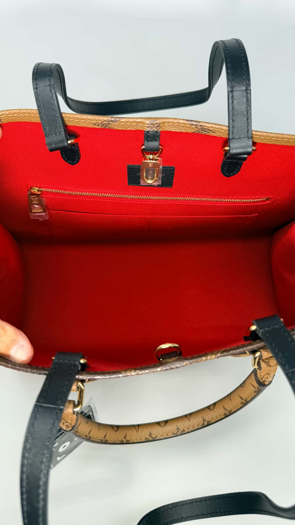 Louis Vuitton On The Go MM Reverse Monogram