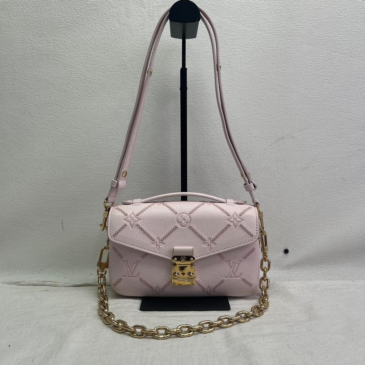 Louis Vuitton East West Metis