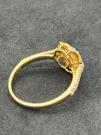 Round Cluster Diamond and 18K Yellow Gold Ring
