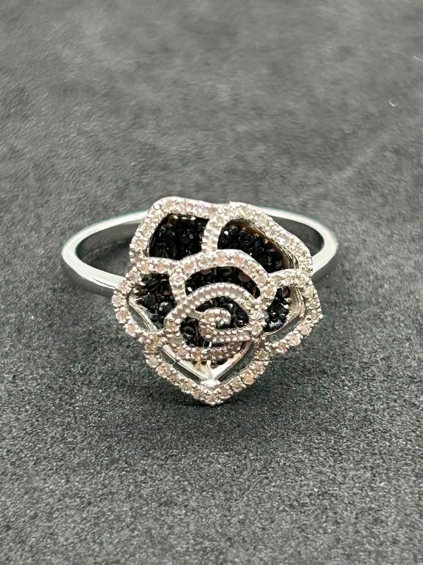 White Gold Rose Ring 18K Size 7
