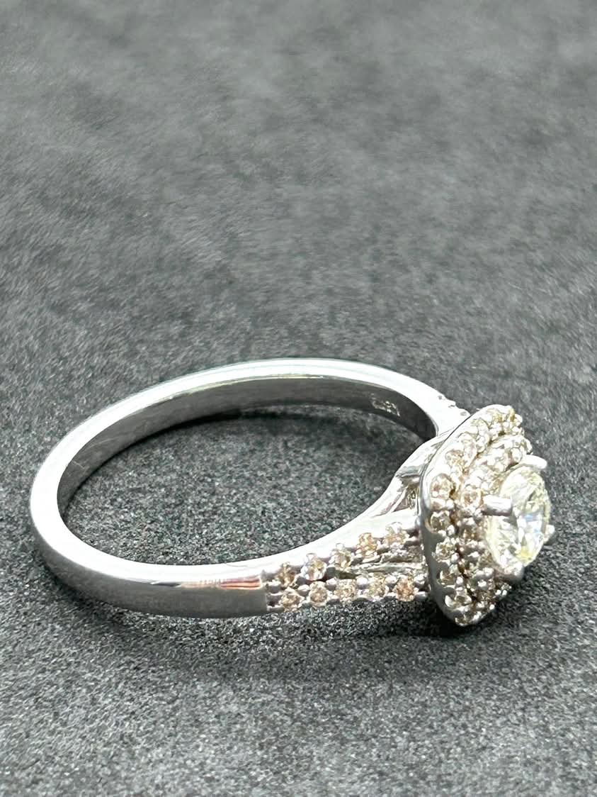 Diamond Halo Ring in 18K White Gold