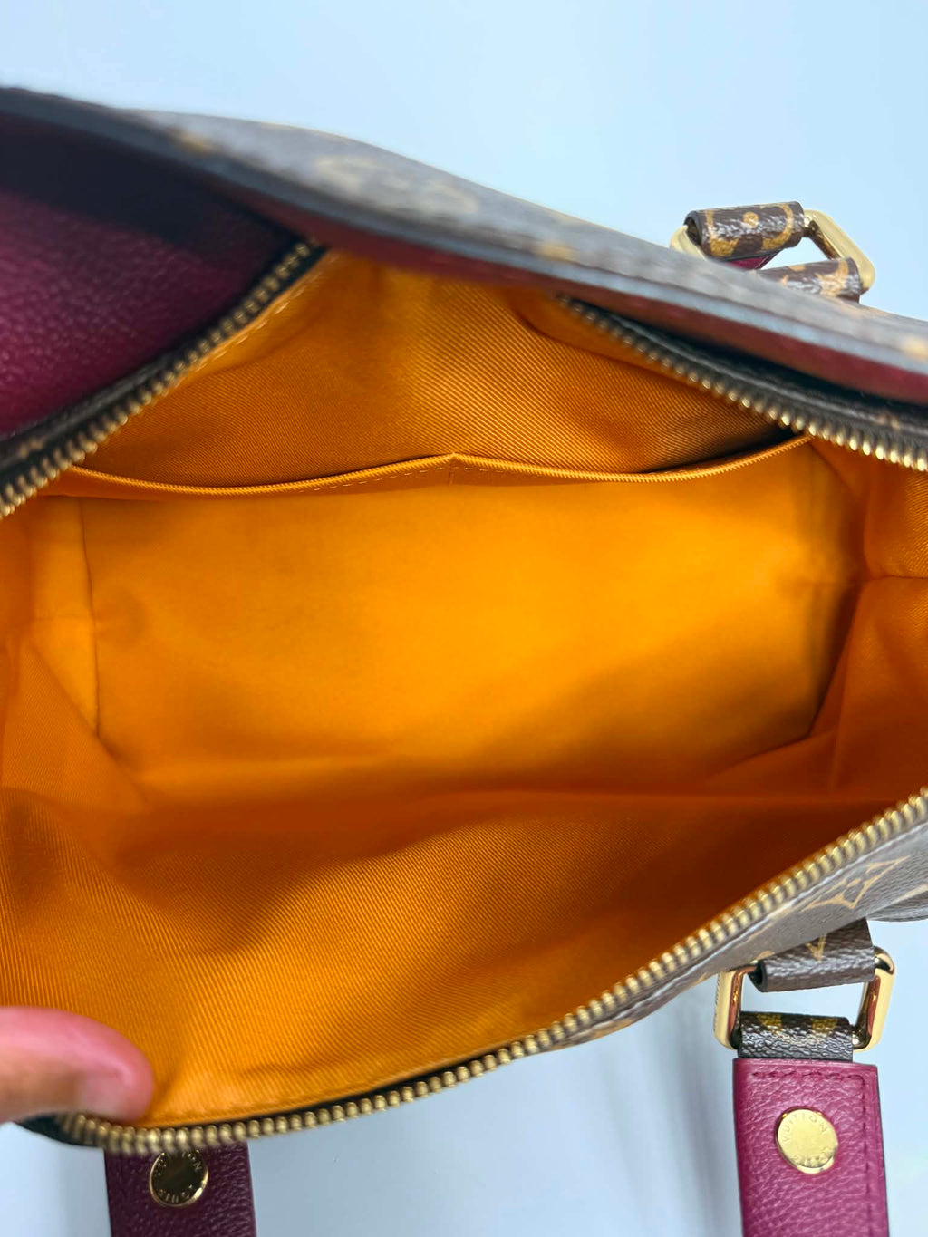 Louis Vuitton Monogram Manhattan NM Raisin