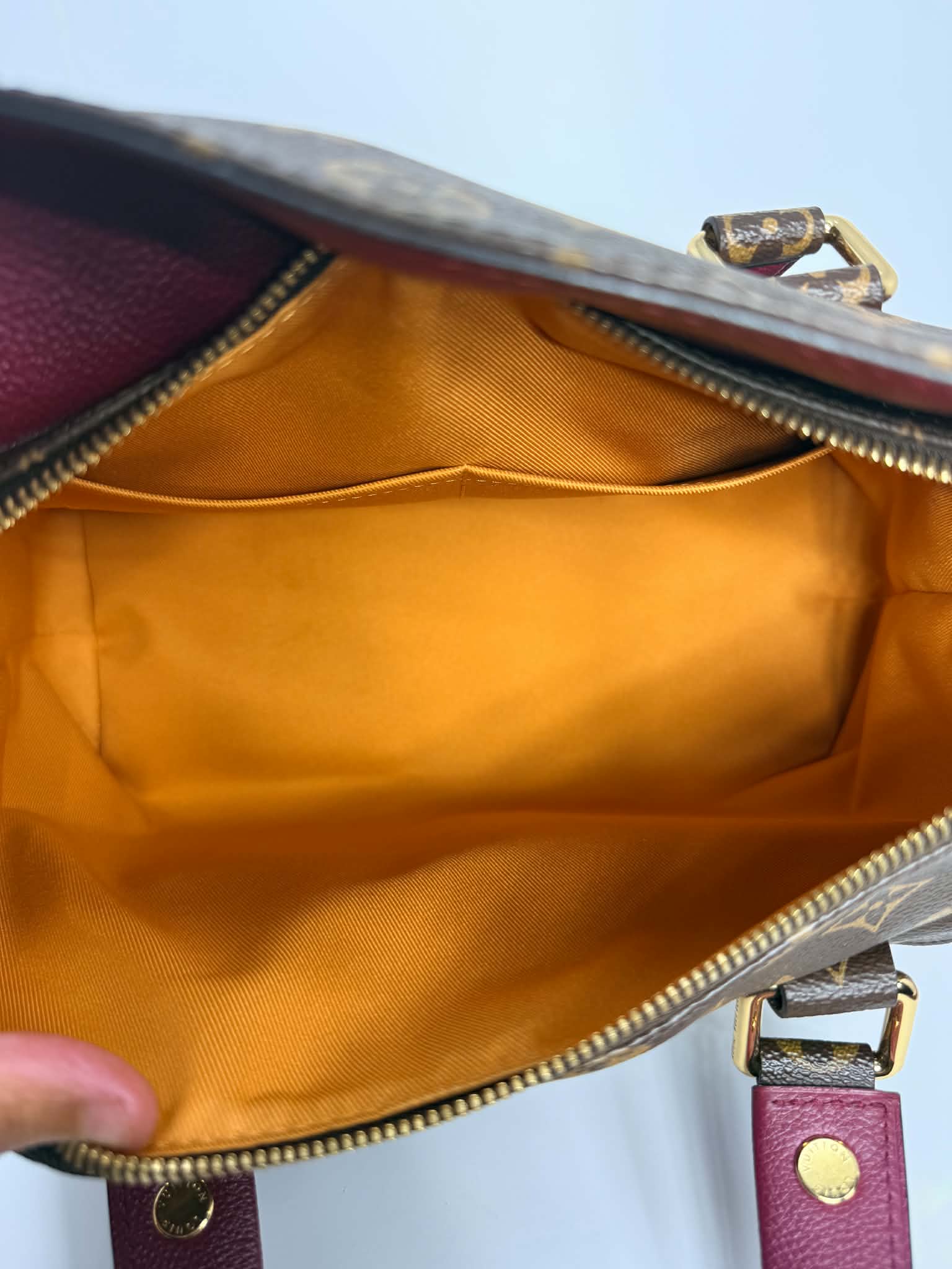 Louis Vuitton Monogram Manhattan NM Raisin