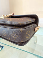 Louis Vuitton Monogram East West Métis