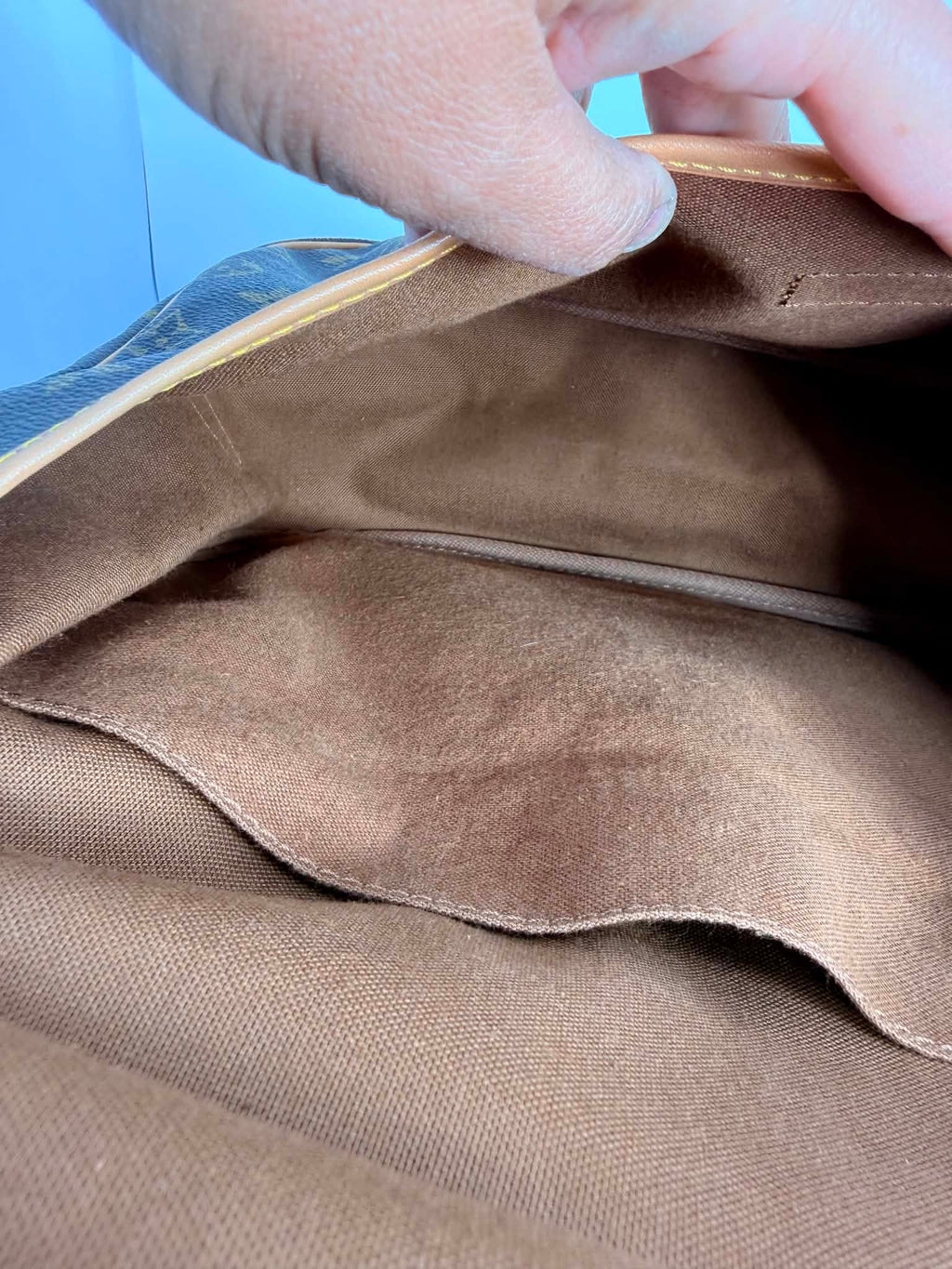 Louis Vuitton Saumar 30 in Monogram