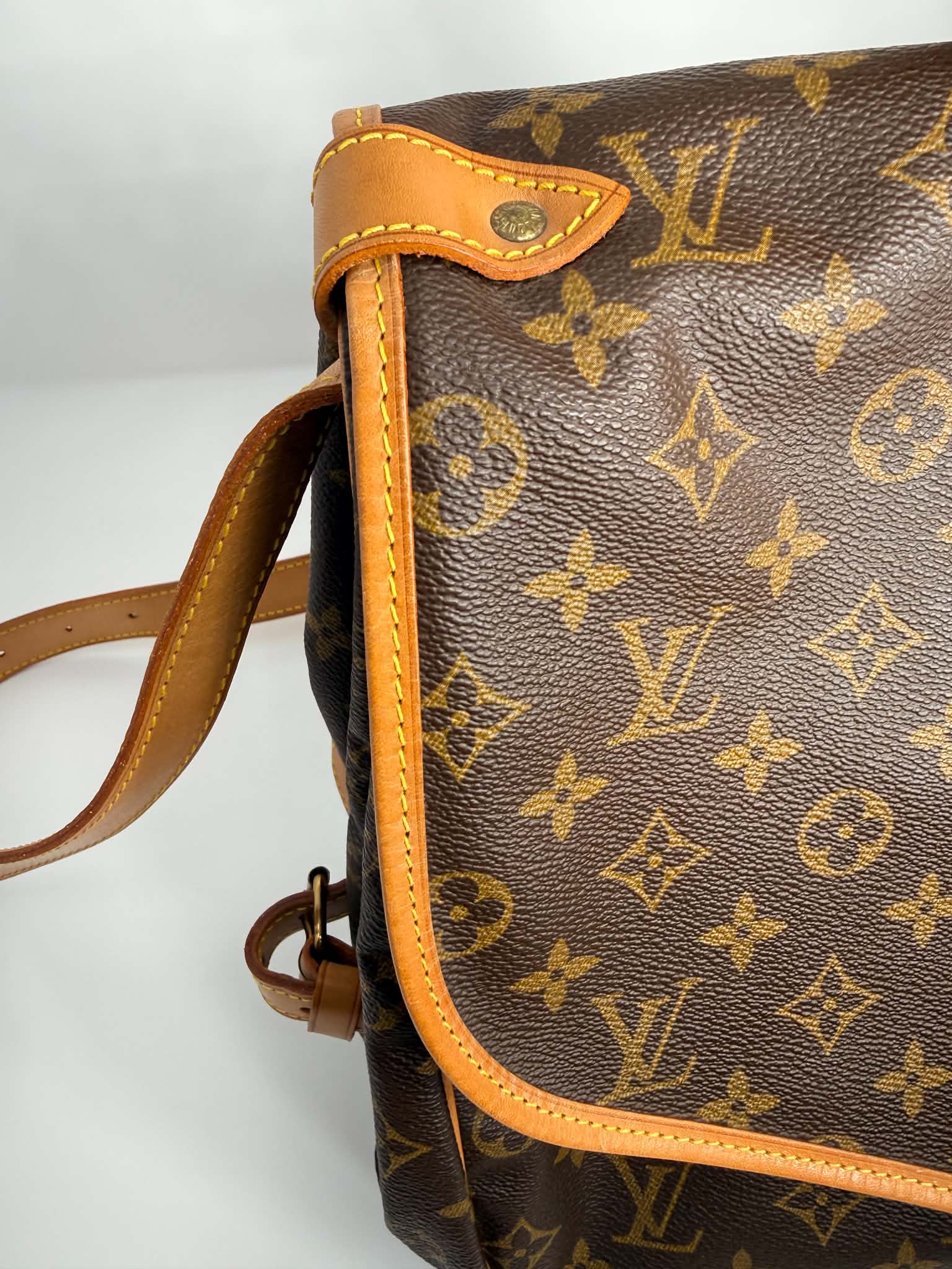 Louis Vuitton Saumar 30 in Monogram