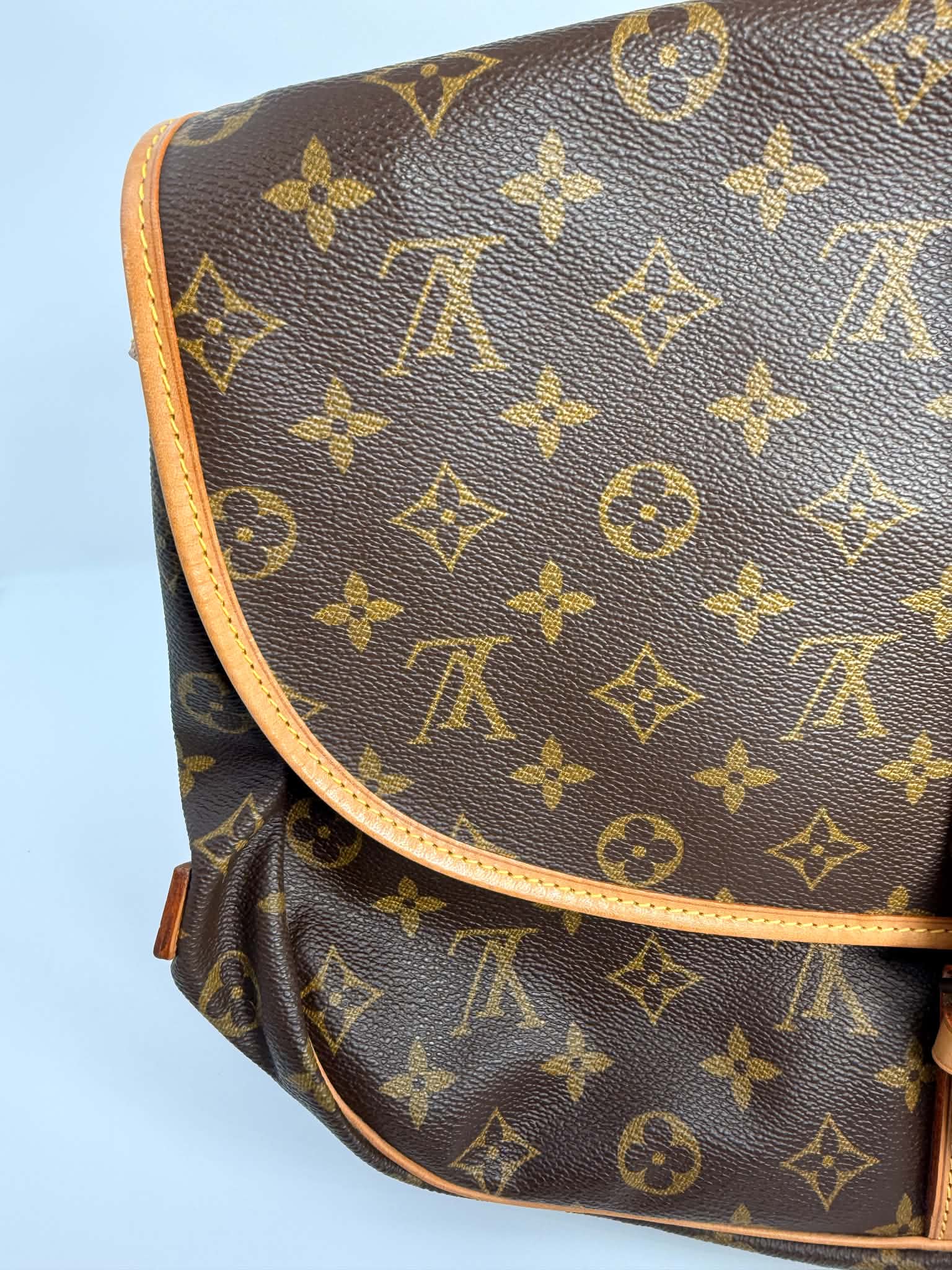 Louis Vuitton Saumar 30 in Monogram