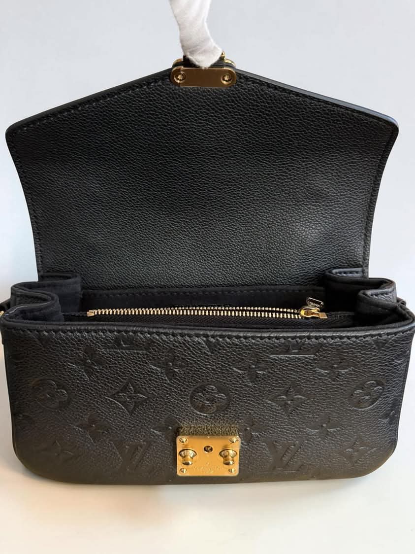 Louis Vuitton Metis East West Black Empreinte