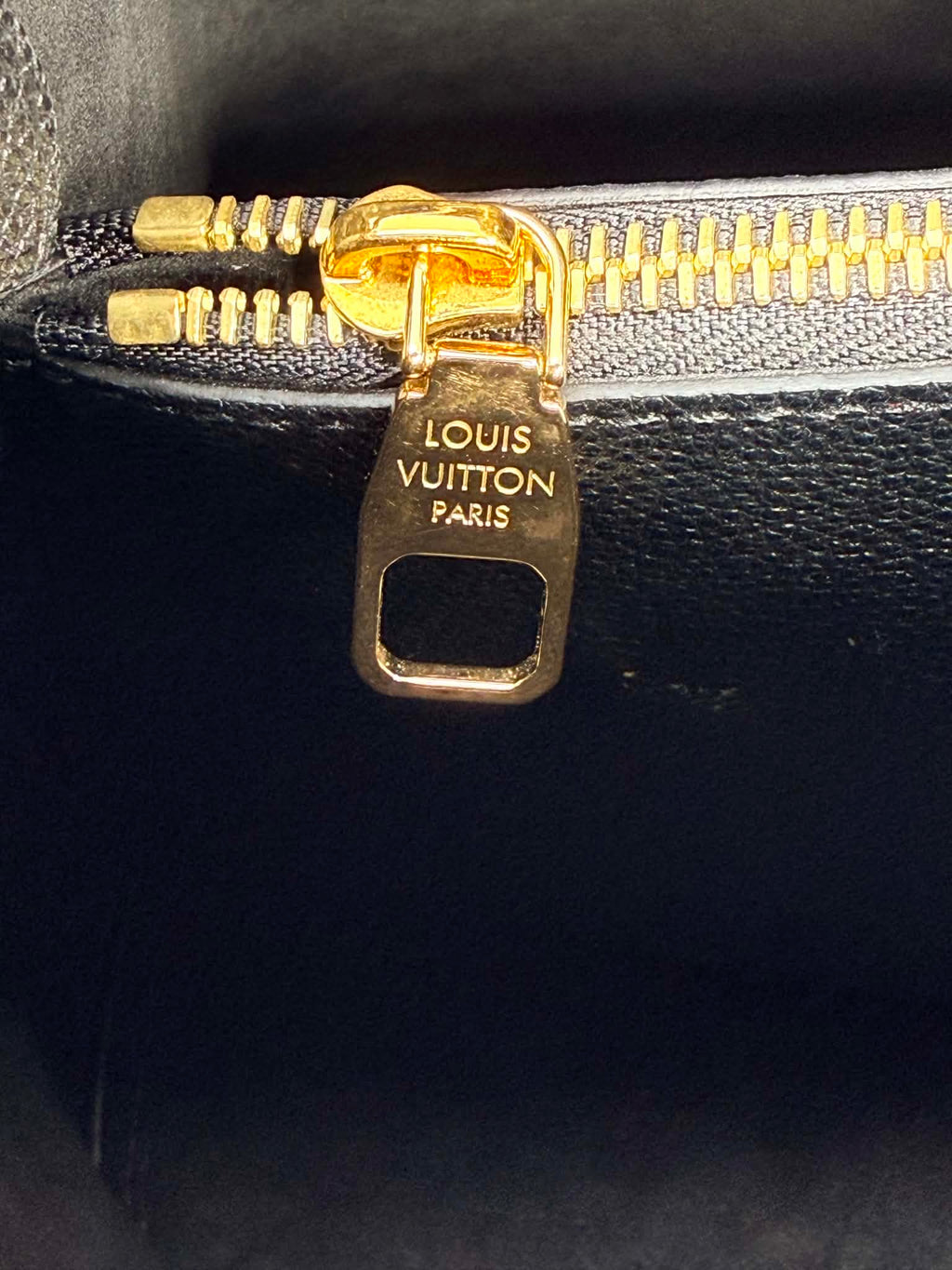 Louis Vuitton Empreinte Neonoe MM Black