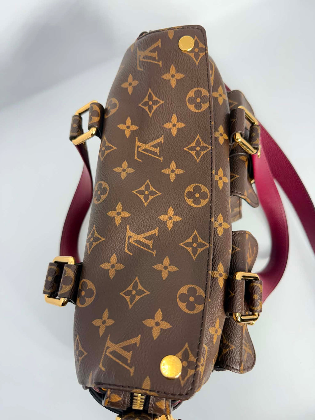 Louis Vuitton Monogram Manhattan NM Raisin