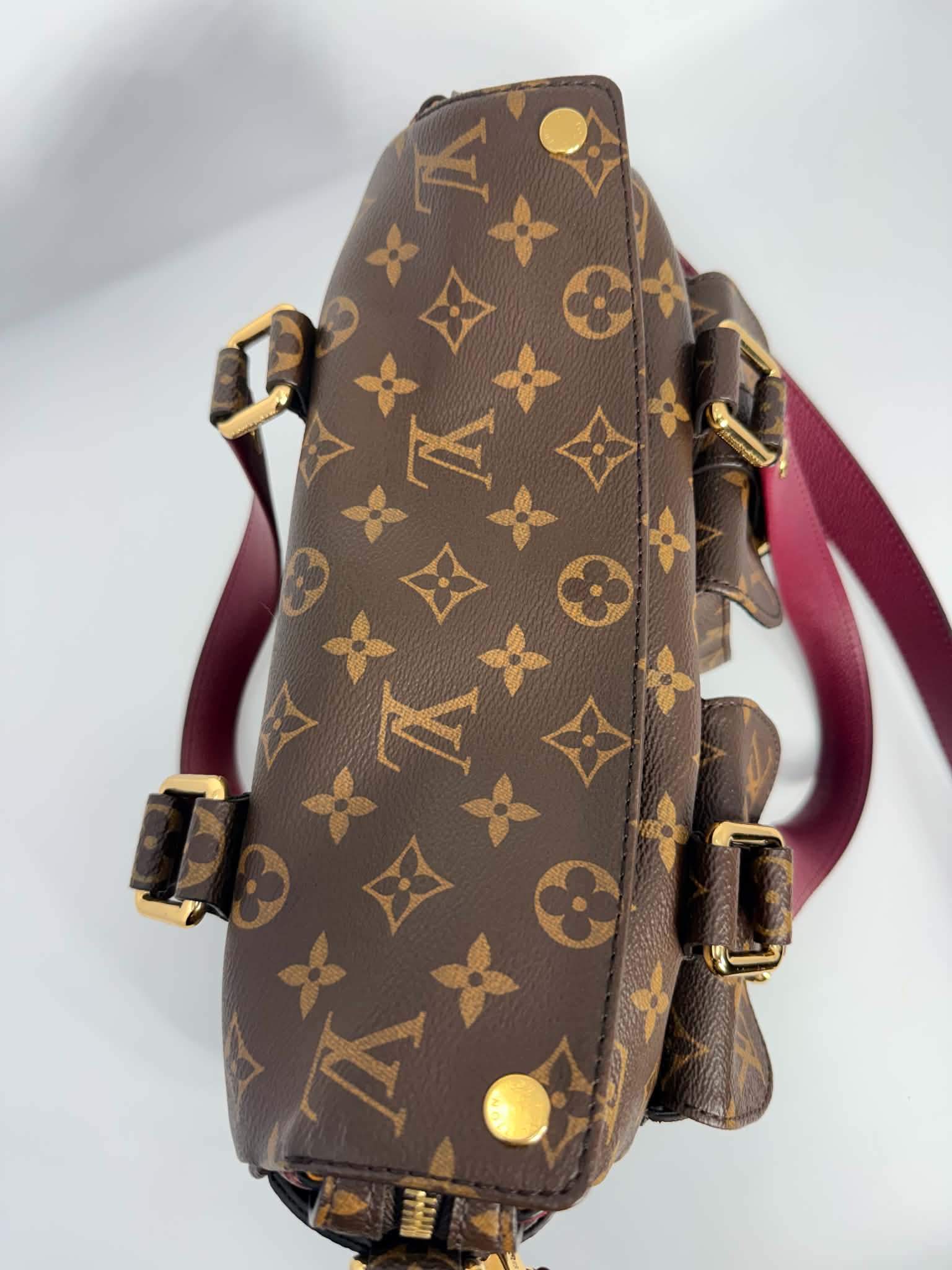 Louis Vuitton Monogram Manhattan NM Raisin