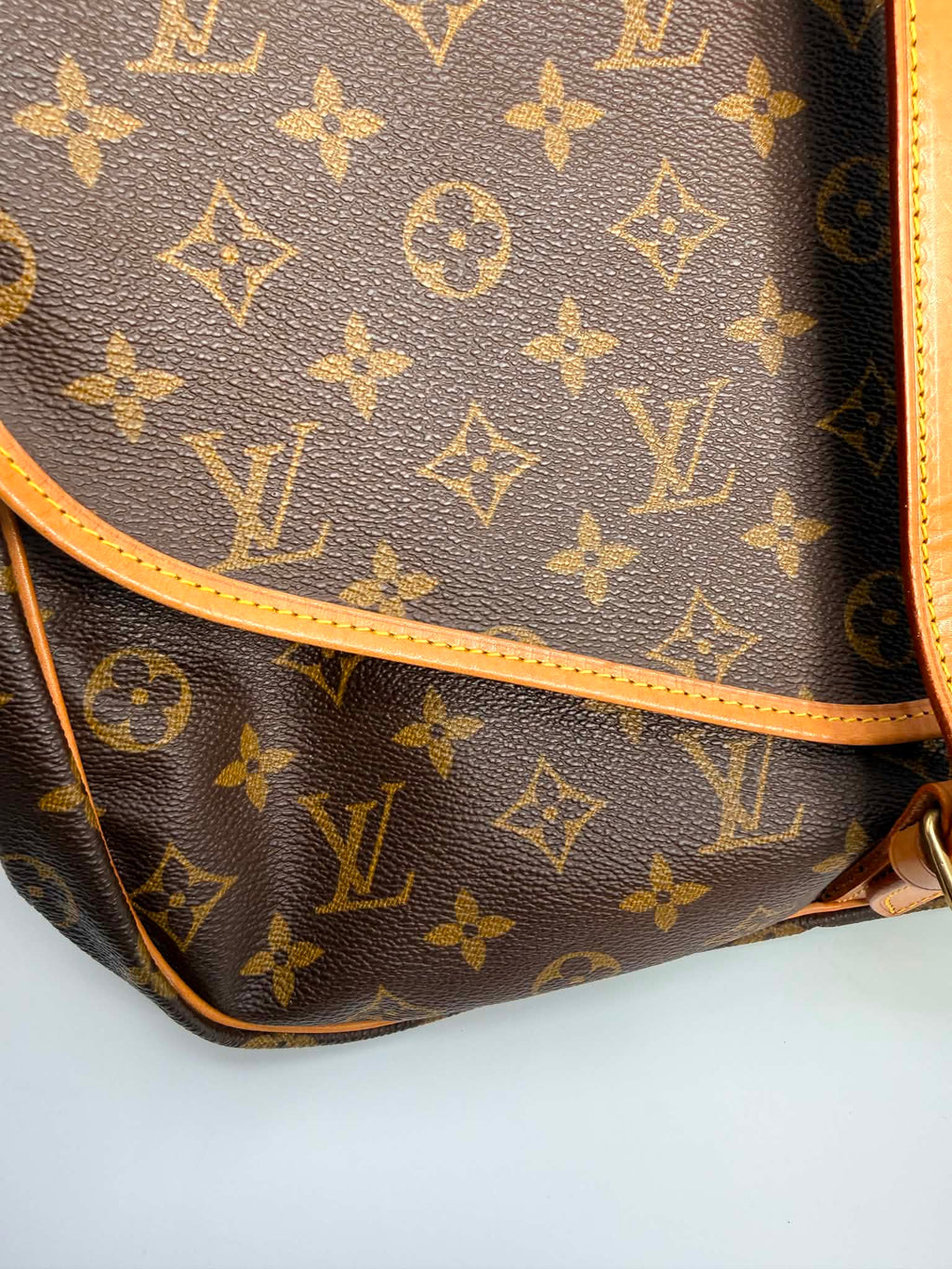 Louis Vuitton Saumar 30 in Monogram