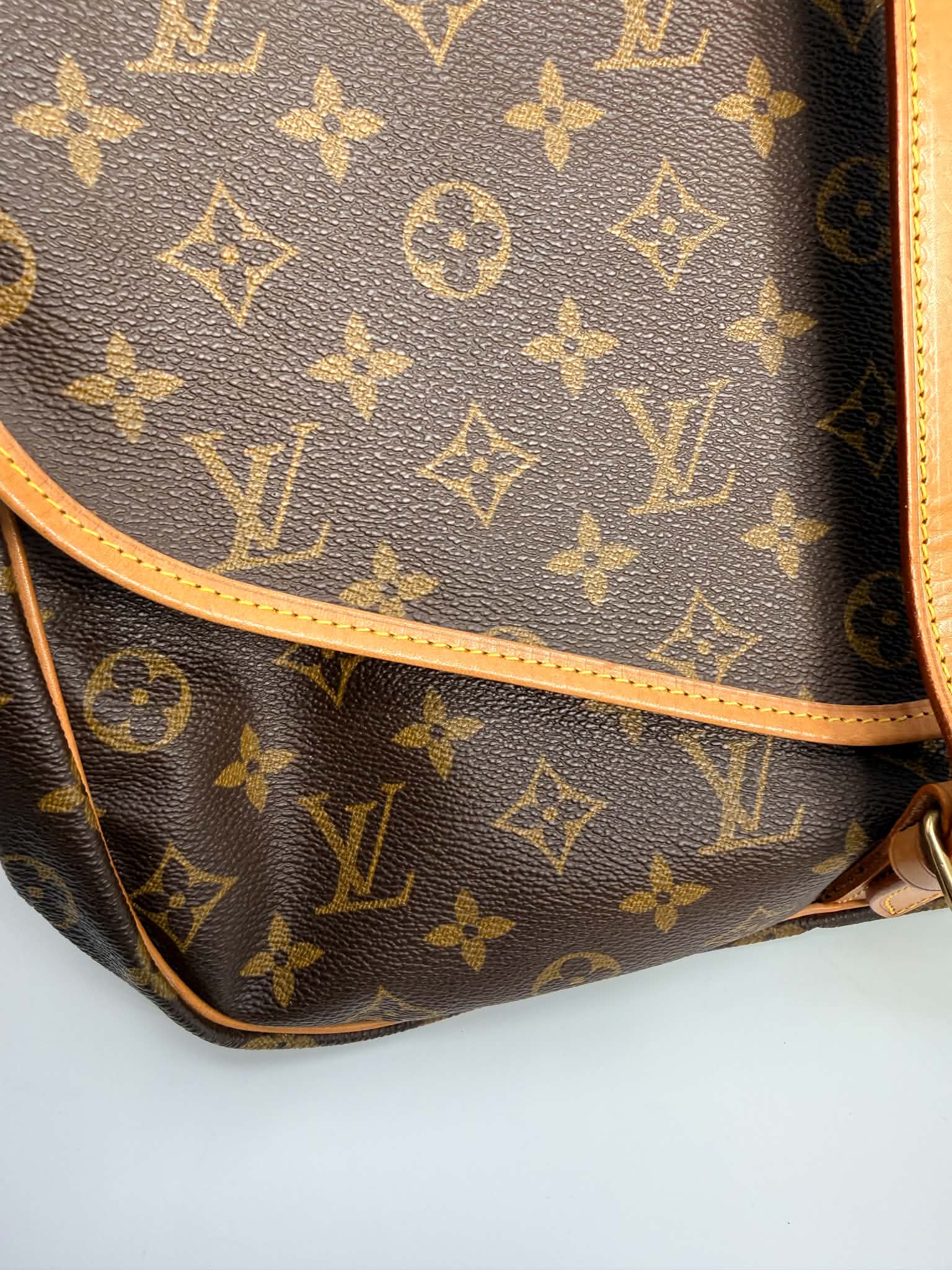 Louis Vuitton Saumar 30 in Monogram