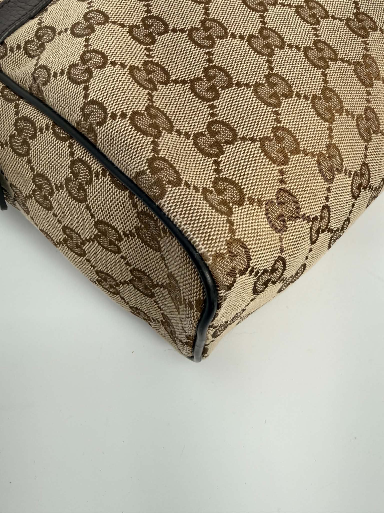 Gucci Messenger Bag