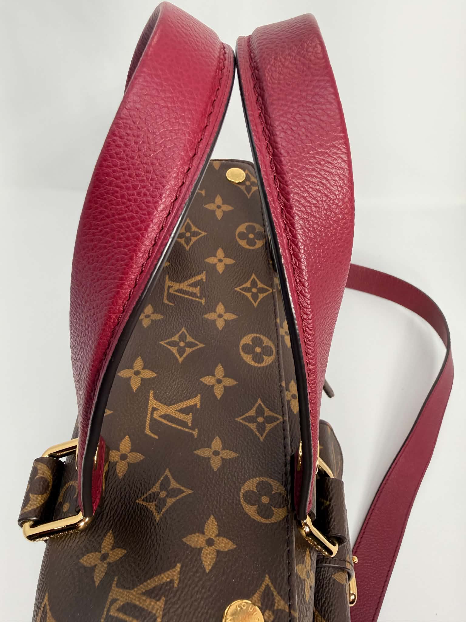 Louis Vuitton Monogram Manhattan NM Raisin