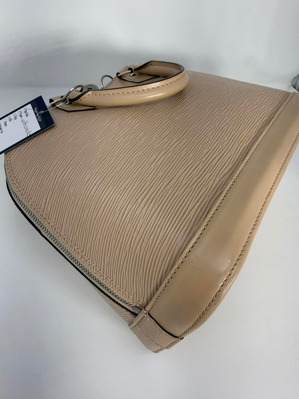 Louis Vuitton Alma MM Epi Tan