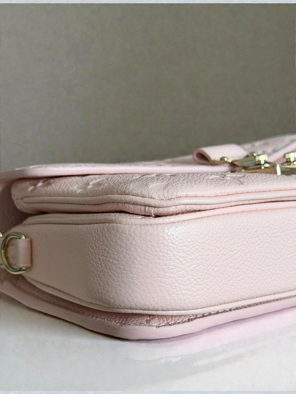 Louis Vuitton Pochette Metis East West Empriente Leather