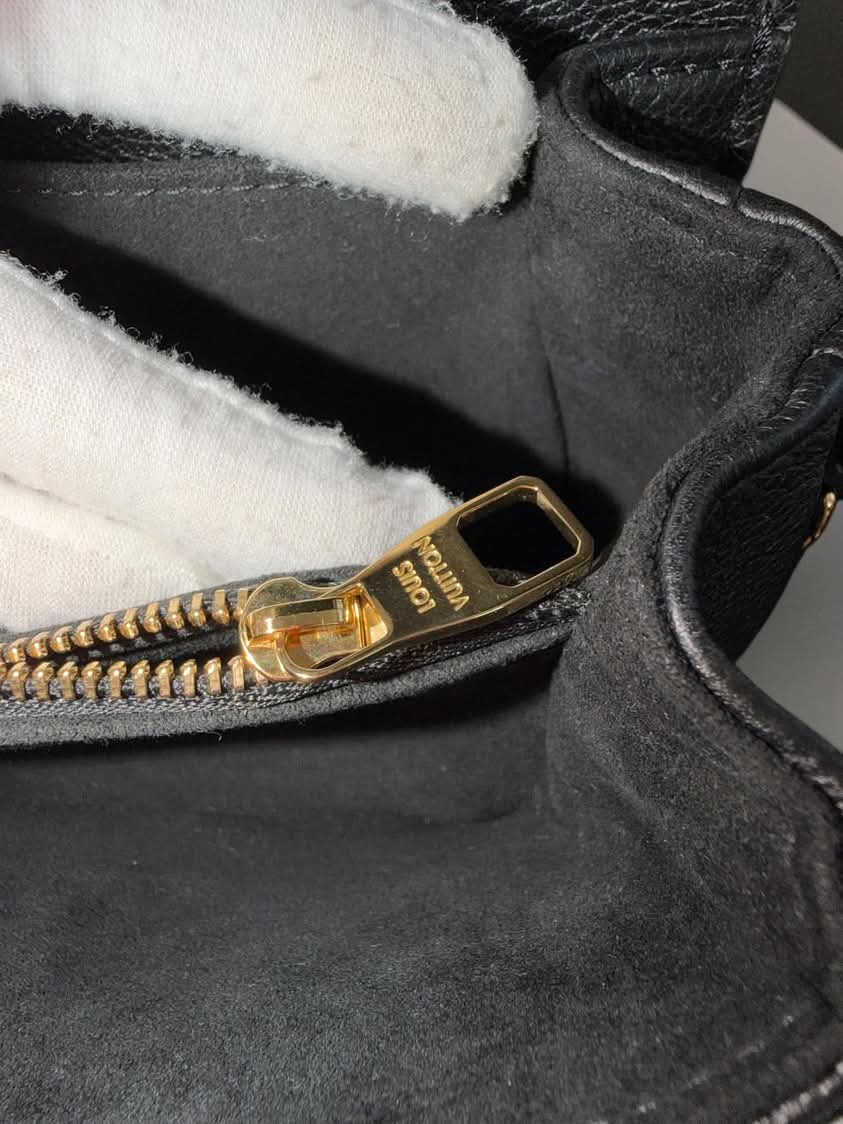 Louis Vuitton Metis East West Black Empreinte