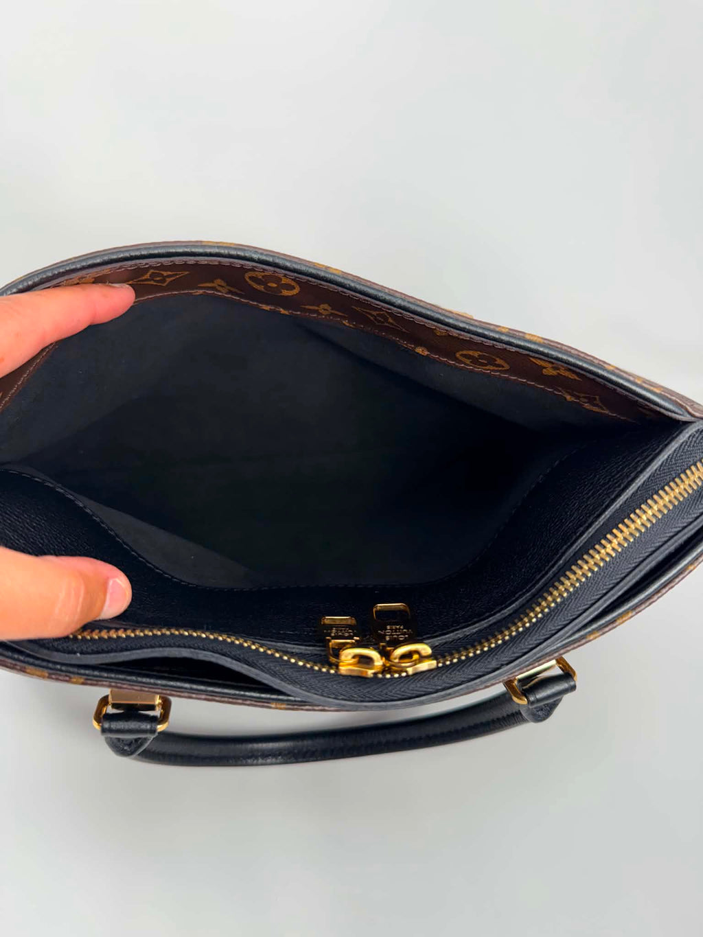 Louis Vuitton Pallas Noir MM
