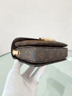 Louis Vuitton Monogram East West Métis