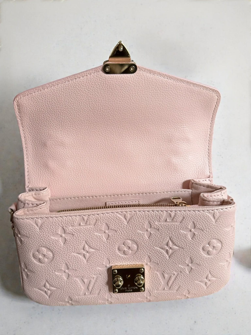 Louis Vuitton Pochette Metis East West Empriente Leather
